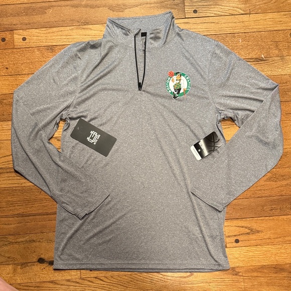Men's NBA  Quarter-Zip Sweatshirt with Boston Celtics Logo - Picture 1 of 4